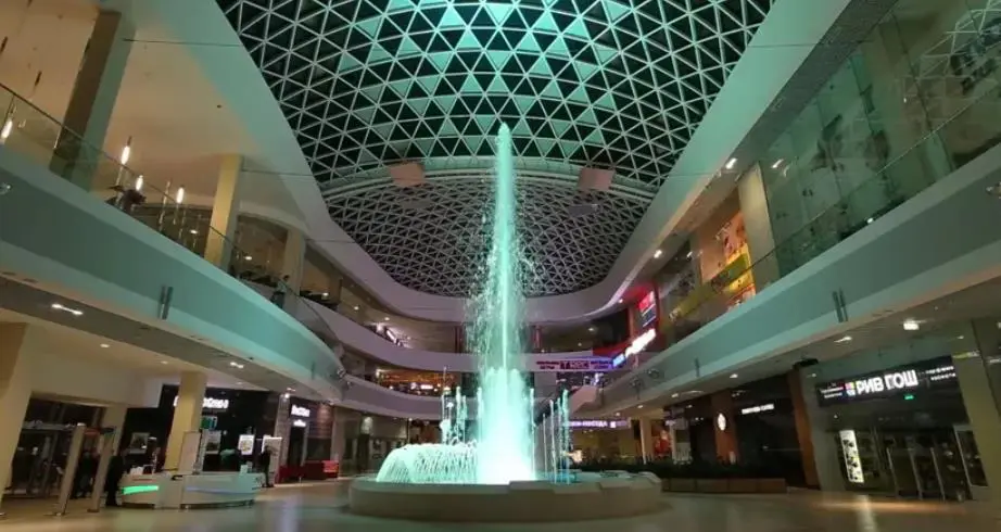 Ornamental fountains for shopping malls: 4 proposals that adapt to the space 4 shopping ornamental fountains