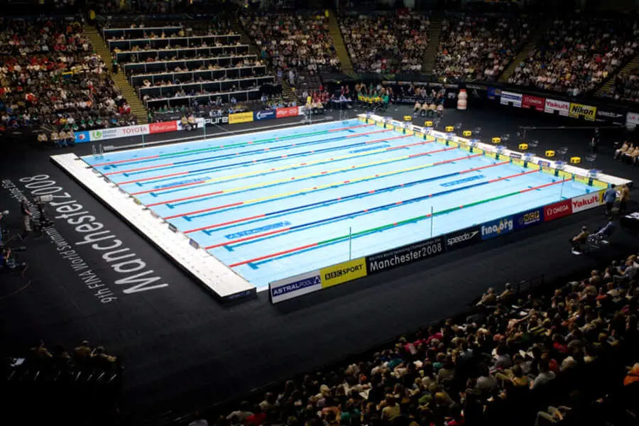 Escoger las especificaciones adecuadas para una piscina de 25 metros 1 Semi Olympic vs. 25 meter lap pools 1 2
