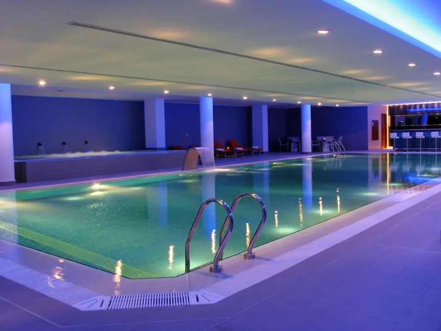 Optimising lighting in hotels: pools, fountains and spas 2 lighting in hotels colour 1