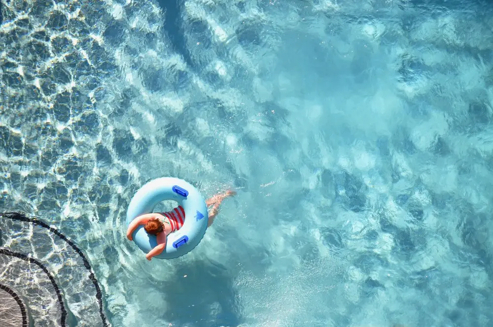 Pool depth: a guide for depth standards in competition and leisure pools 2 Pool depths for leisure pools