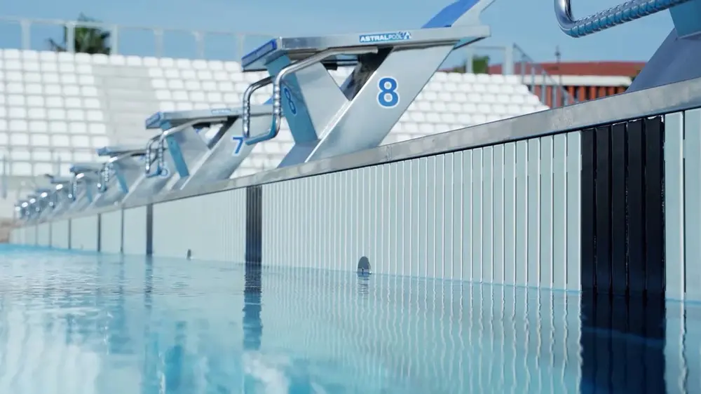 De la natación a la competición: Cómo un puente móvil de piscina puede maximizar el uso de las instalaciones acuáticas 1 puente movil de piscina caracteristicas 2