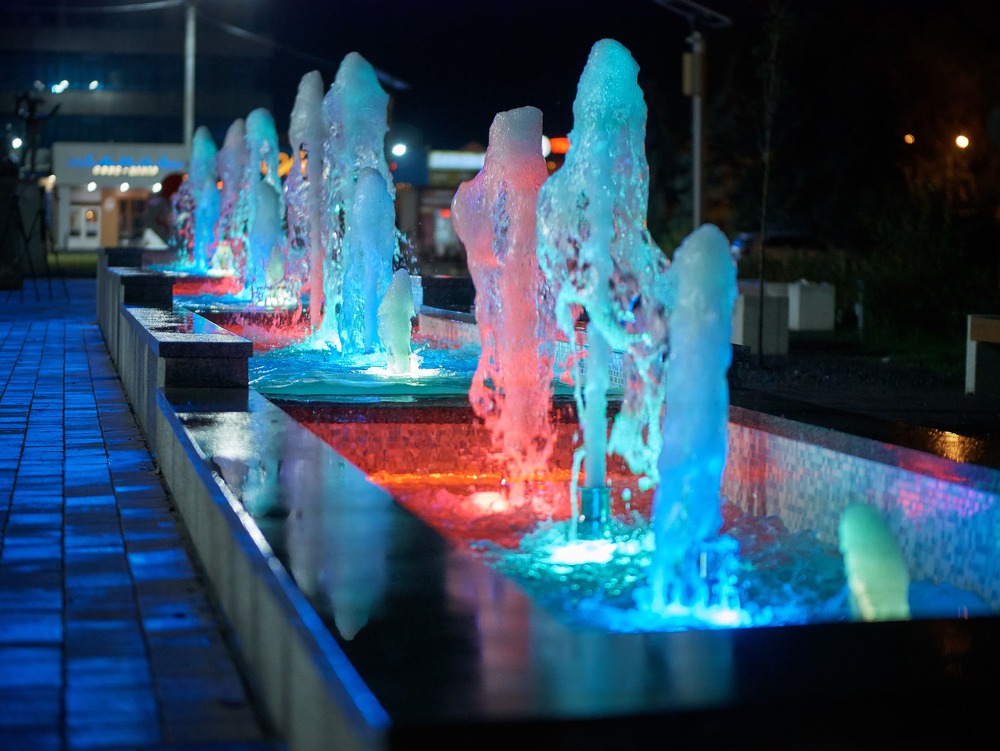 Iluminación de elementos acuáticos: Guía de diseño lumínico para impresionantes espacios acuáticos 2 Fountain in Litiy square Bryansk 13.09.2020 039 2