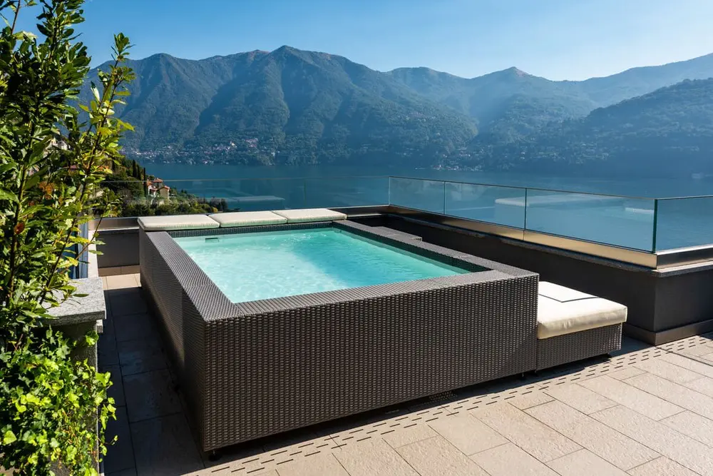 Prefabricated pools: Reliable, cost-effective solutions for leisure and sports facilities 6 One Piece Stainless Pools 9