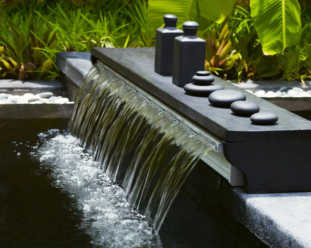 Holistic therapies: enhancing wellness in spas and wellness centers 8 Benefits for Spa and Wellness Center Users e1723111778631
