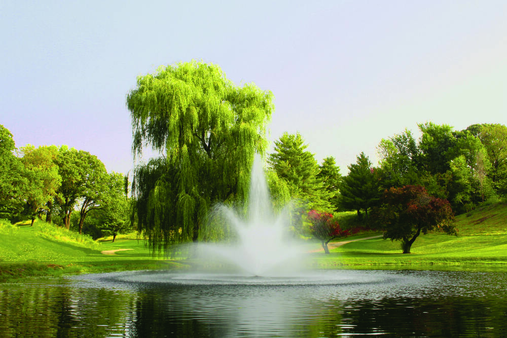 Floating Fountains: Enhancing Aquatic Spaces with Beauty and Functionality 1 Diseno de fuentes flotantes para espacios acuaticos