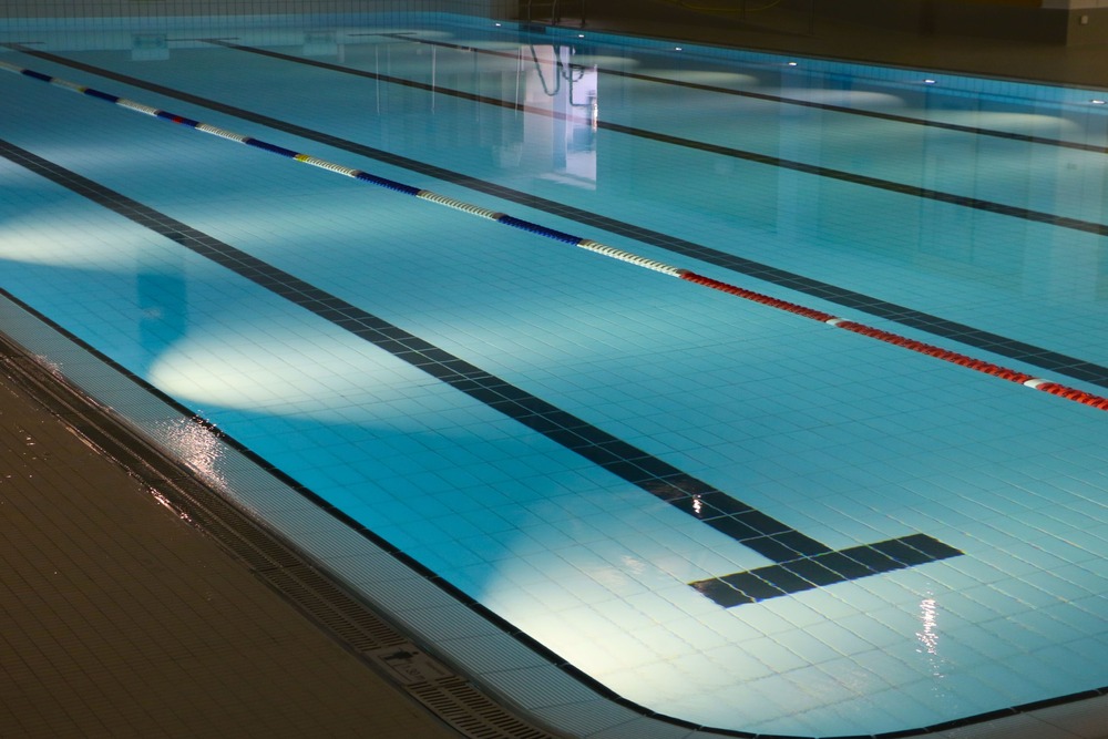 Swimming pool leak detection methods