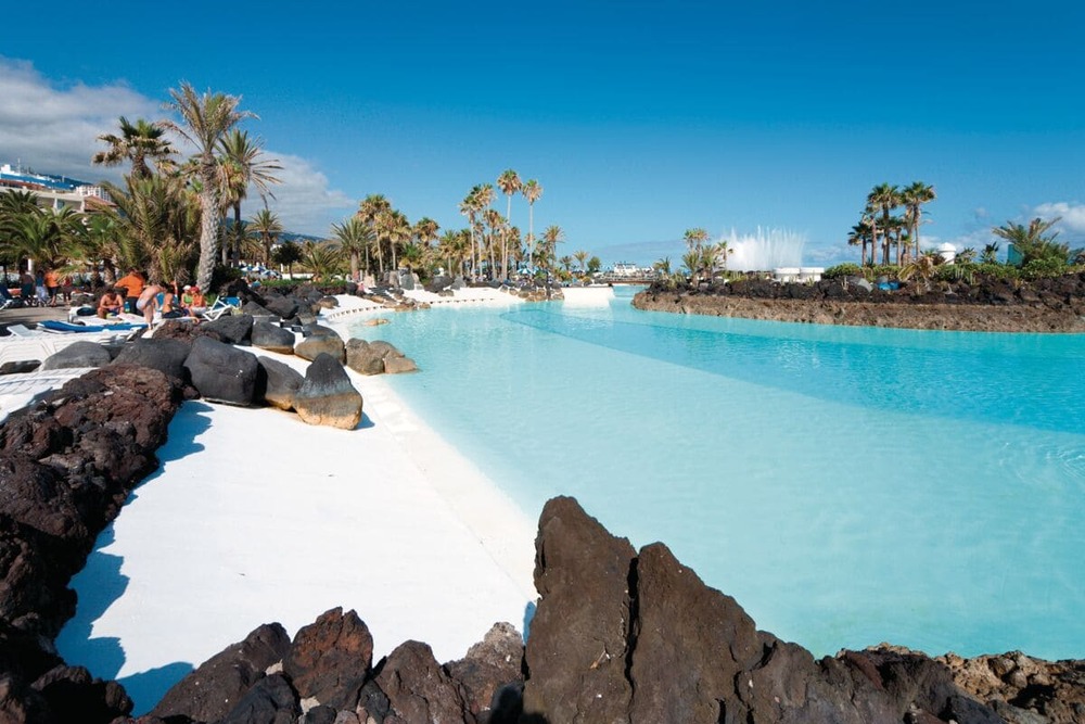 Creando un oasis paradisíaco con lagunas artificiales 8 Salas tecnicas ubicadas estrategicamente 1 2