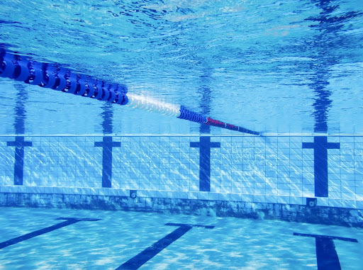 Filtración de piscinas: tecnología de limpieza para conseguir agua cristalina 