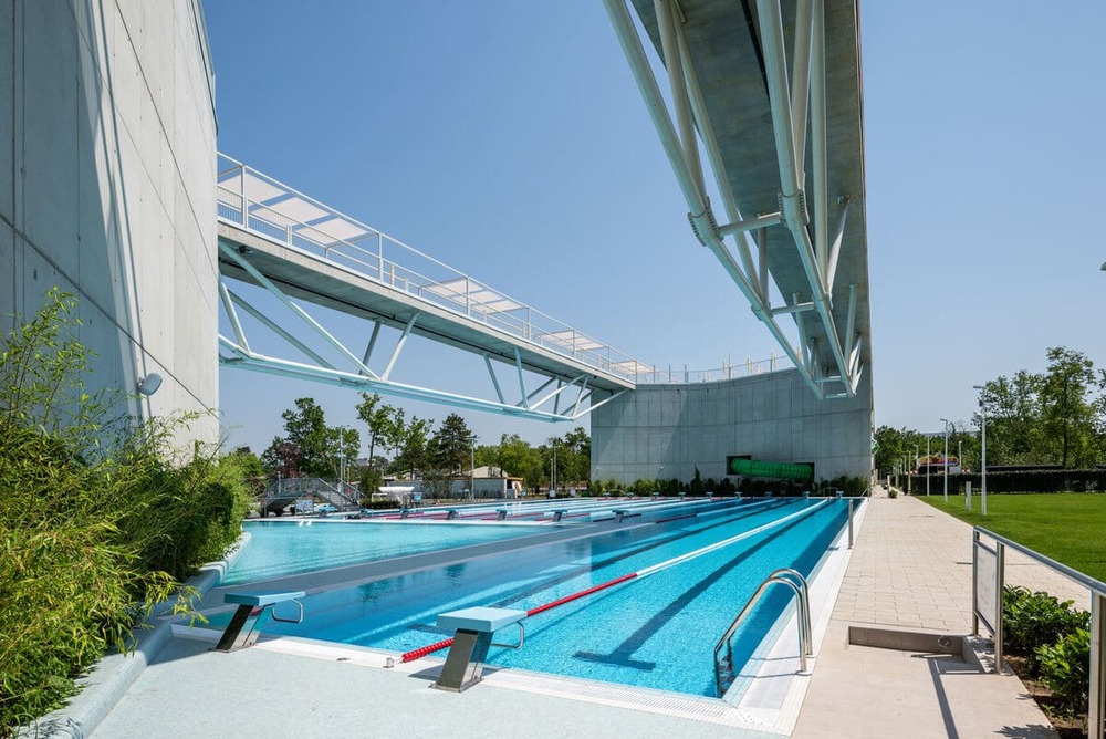 Architectural water features: transform your project with style and function 3 architectural water features