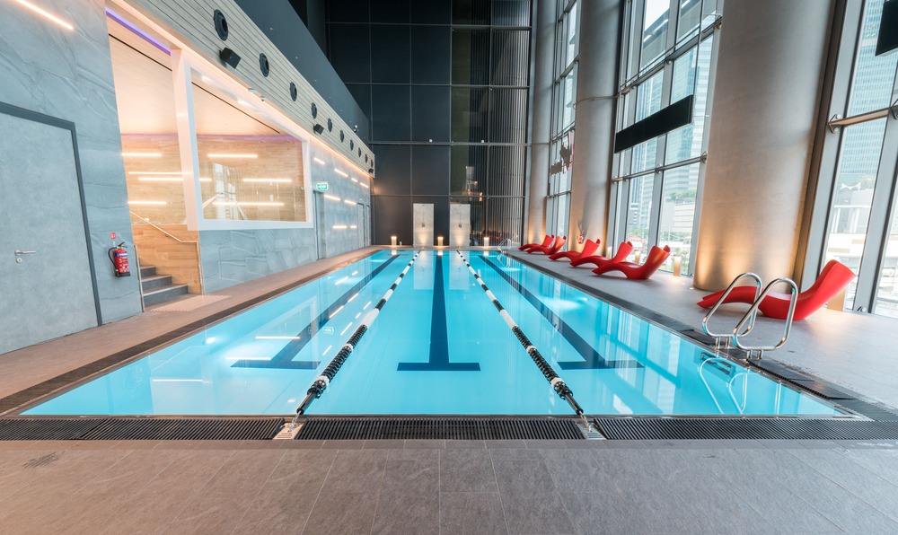 ¿Cuáles son las opciones de robots de piscinas para instalaciones comerciales? 1 ¿Cuáles son las diferentes opciones de limpieza para piscinas comerciales?