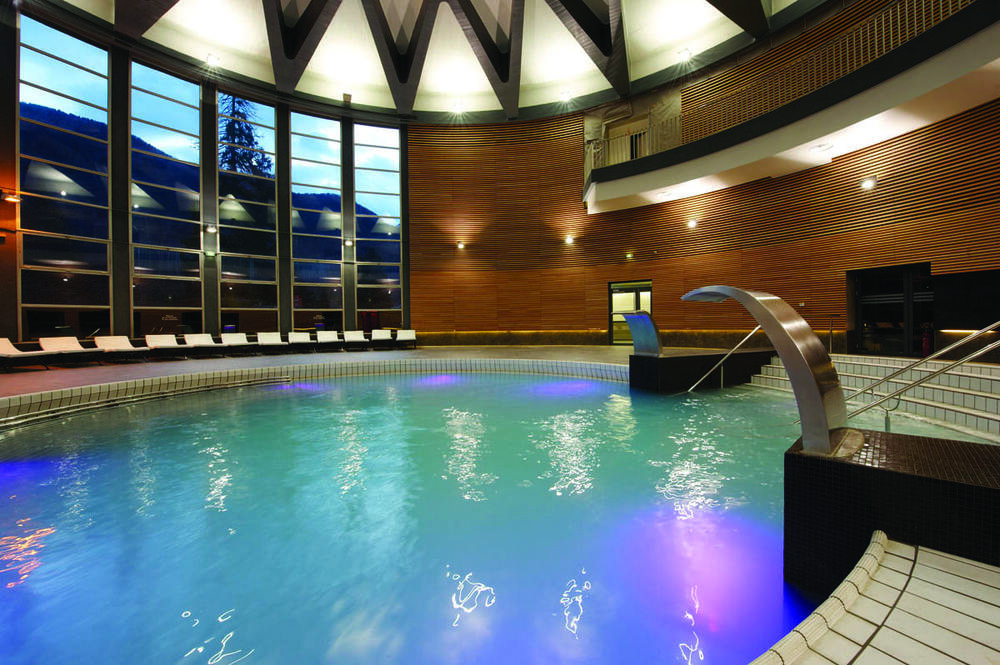 ¿Cómo diseñar piscinas climatizadas para lograr confort y eficiencia todo el año? 2 gestión inteligente e integración de sistemas es clave para piscinas climatizadas